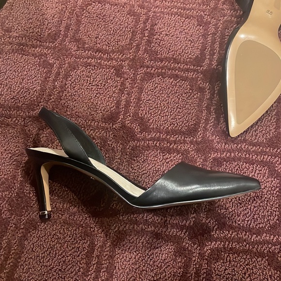NEVER WORN black Kenneth Cole heels size 8.5. Very classy - Picture 3 of 4